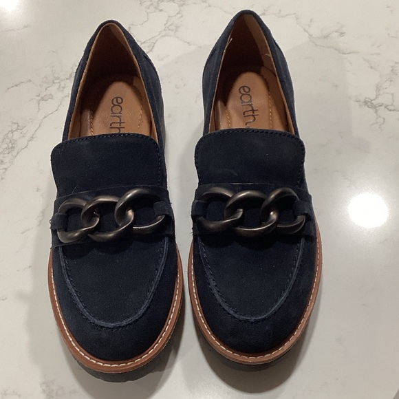 Earth Shoes - Navy blue suede shoes